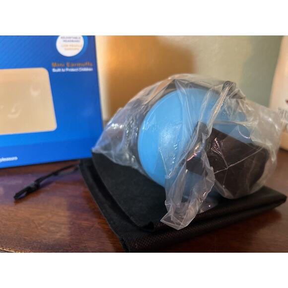 NEW Muffy Infant Child Hearing Protection Travel Ear Muffs & Bag Mini Earmuffs - Picture 2 of 11